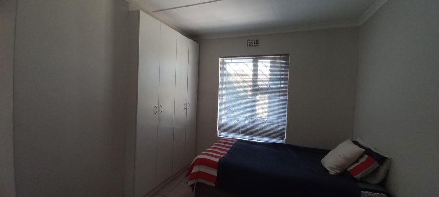 2 Bedroom Property for Sale in Buhrein Western Cape